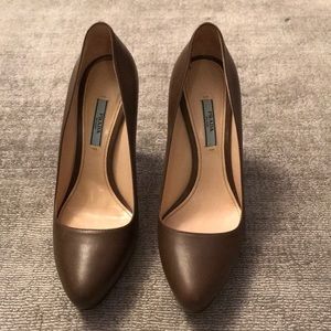 Prada brown 4 inch pumps